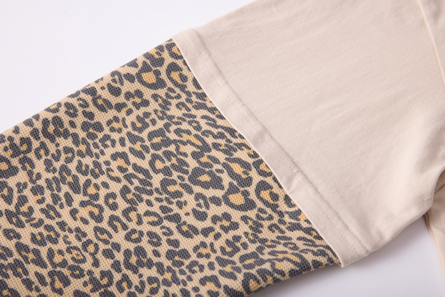 CV Leopard Sleeve