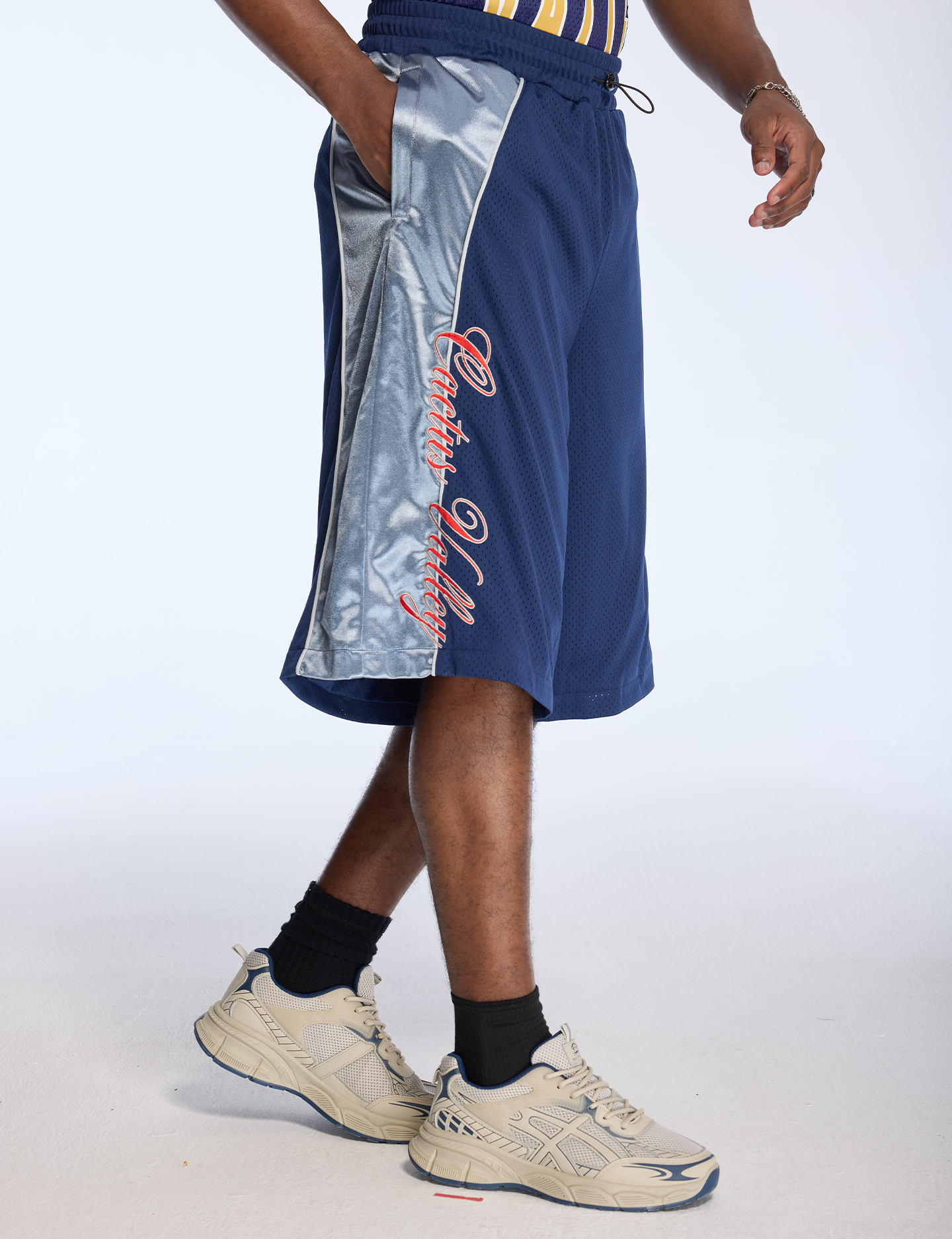 HOOP SHORTS