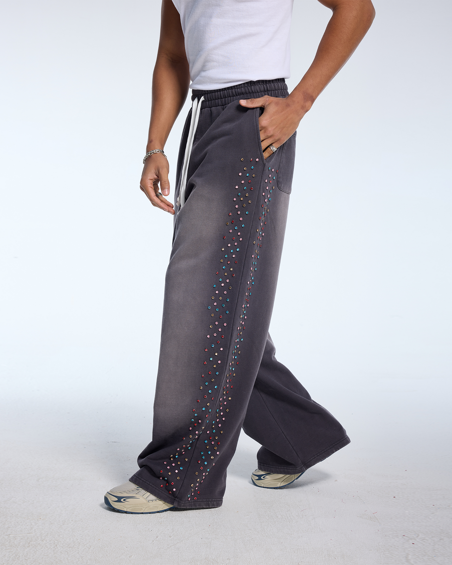 CRYSTAL CACTUS SWEATS - VINTAGE BLACK