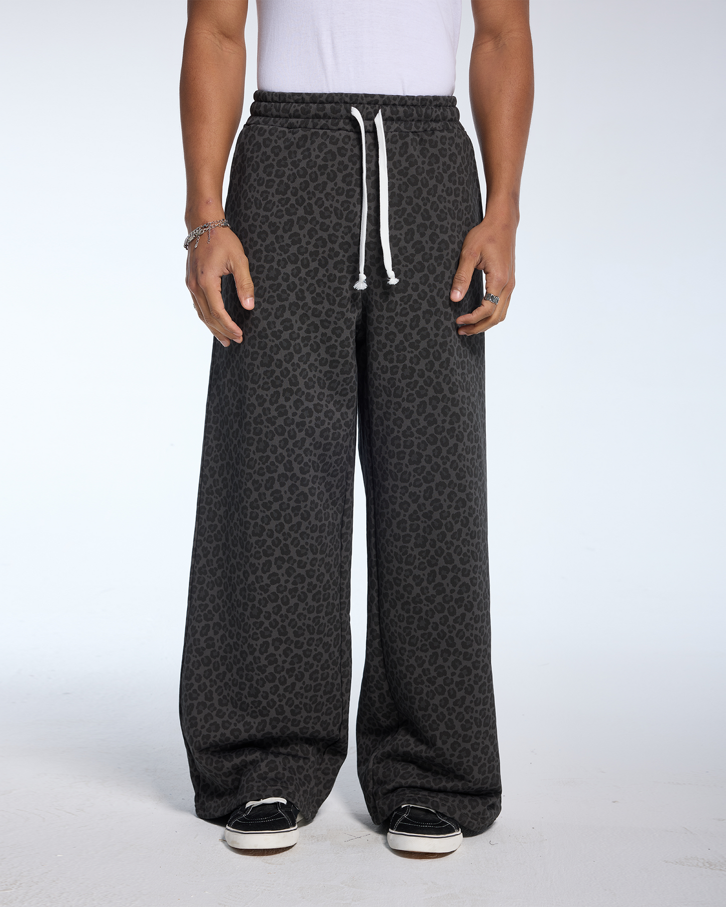 Leopard Art Sweat Pants - Black