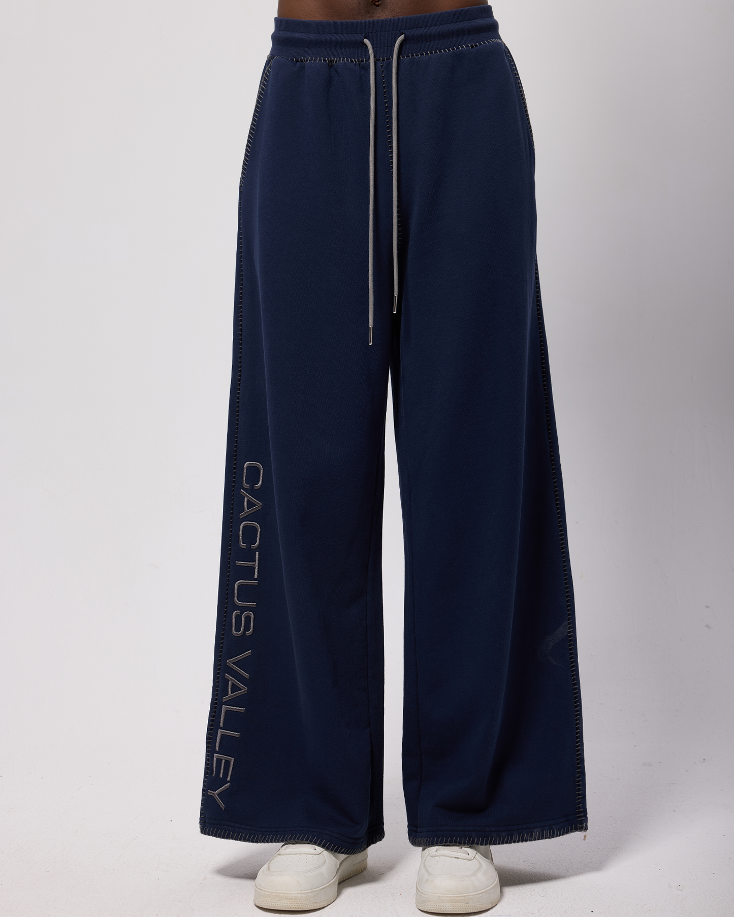 BLANKET STITCH SWEATPANTS