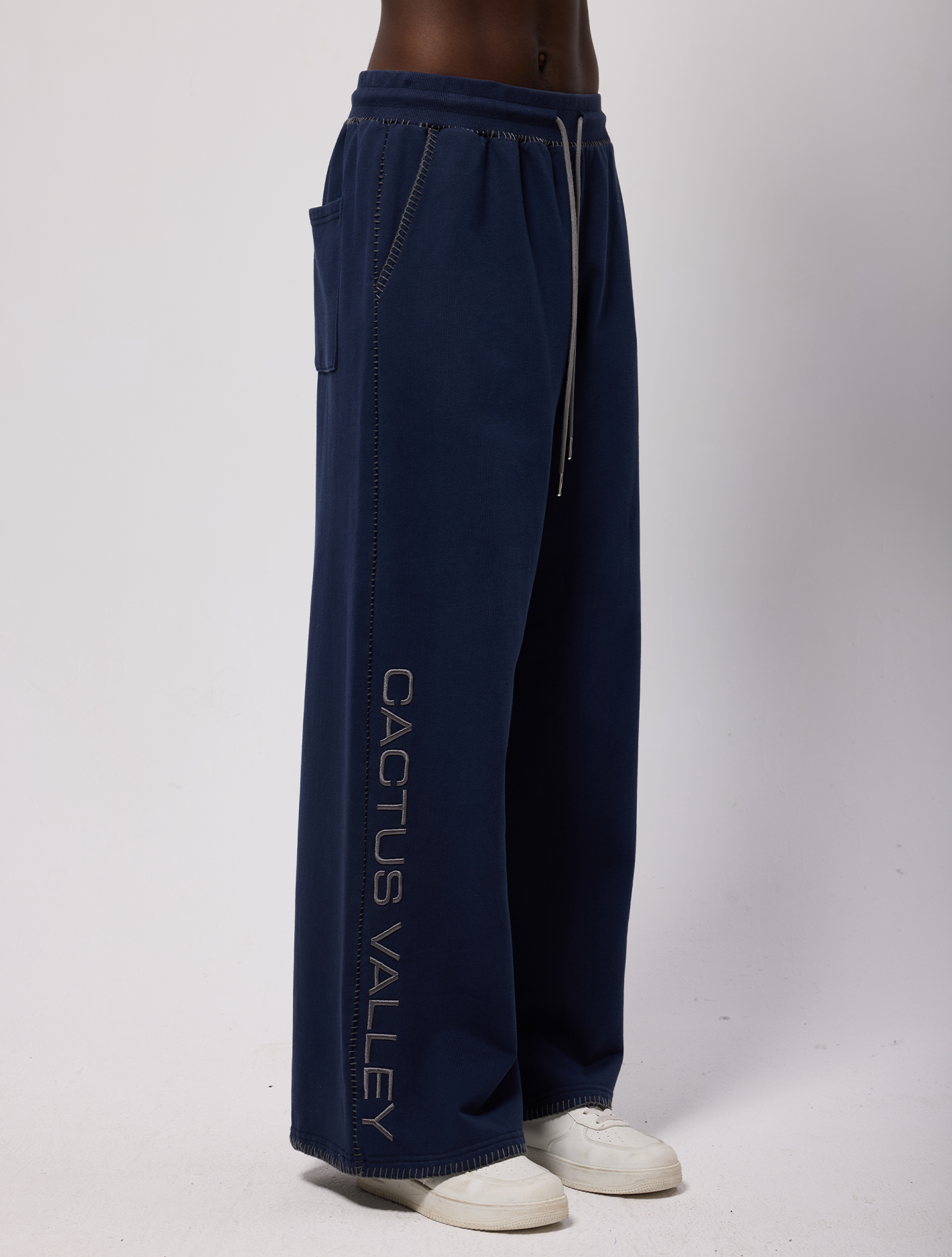BLANKET STITCH SWEATPANTS