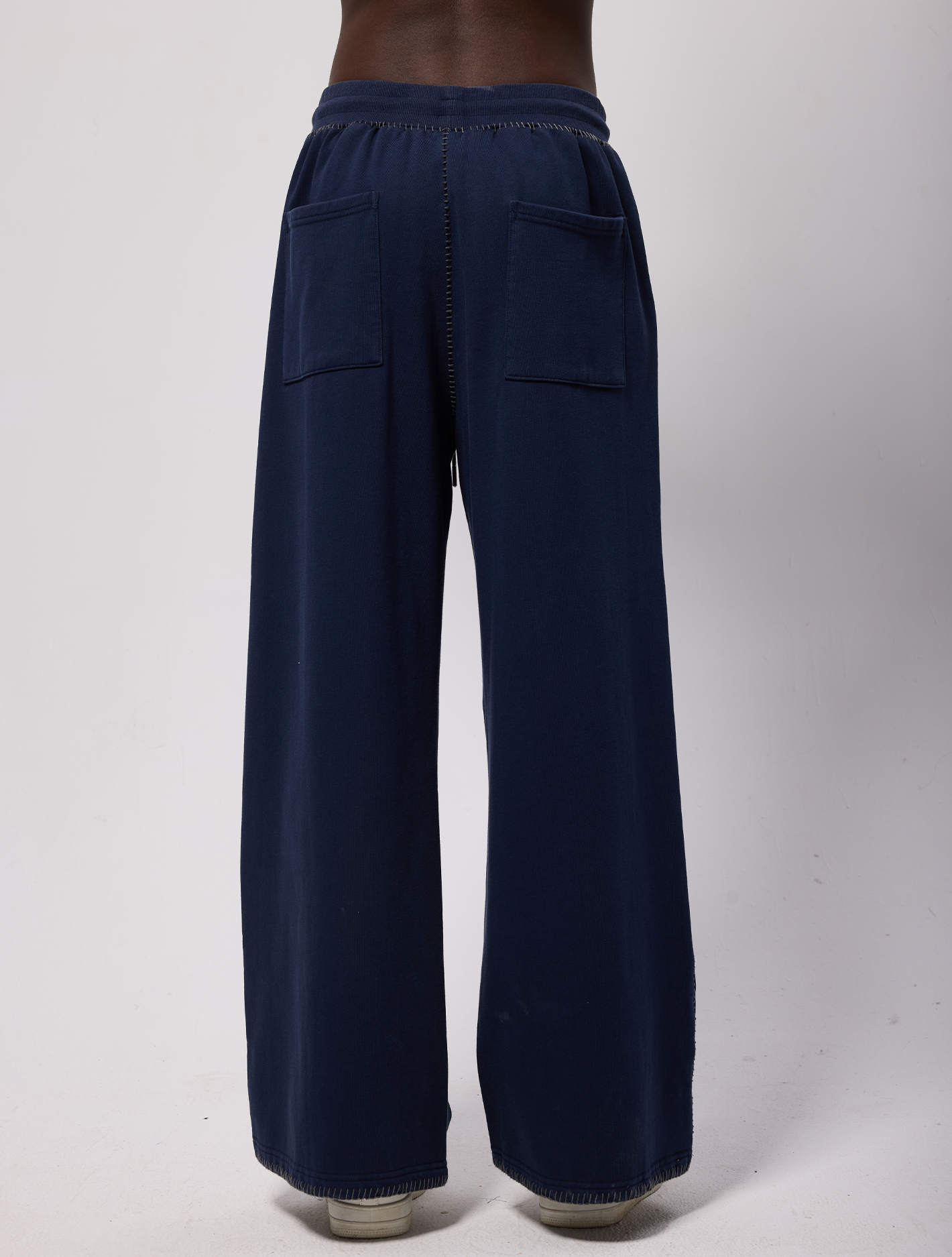 BLANKET STITCH SWEATPANTS