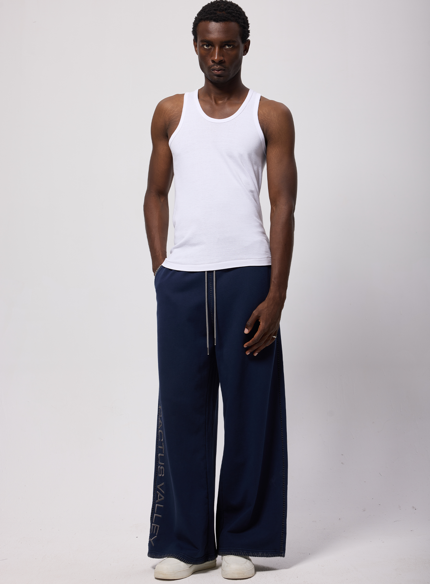 BLANKET STITCH SWEATPANTS
