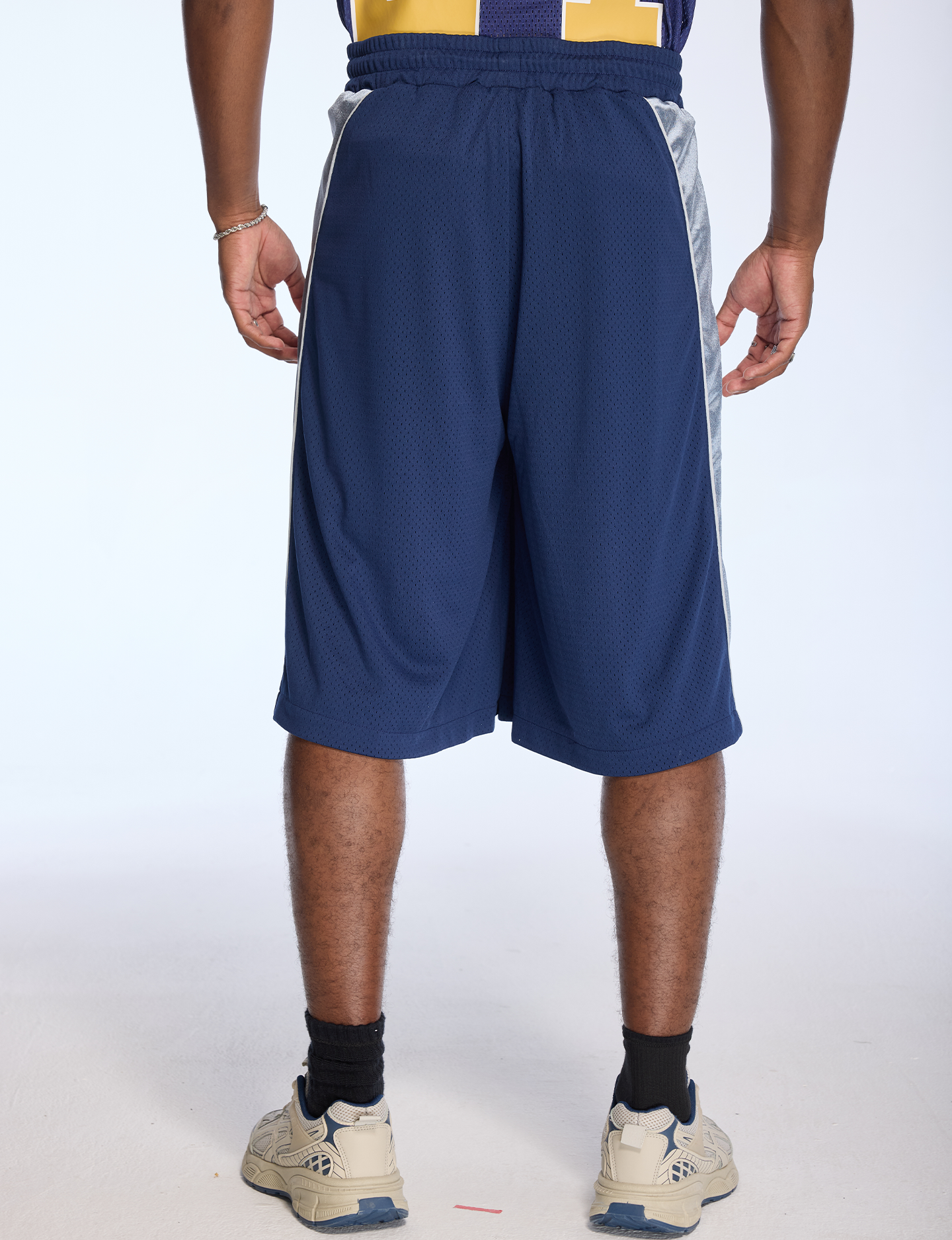 HOOP SHORTS