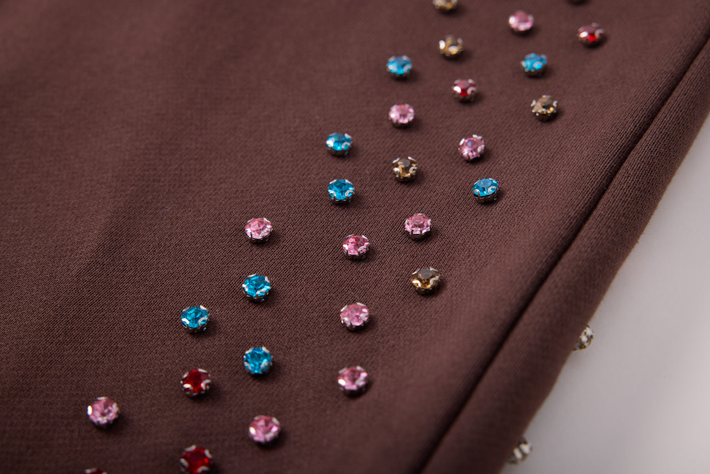 CRYSTAL CACTUS SWEATS - BROWN